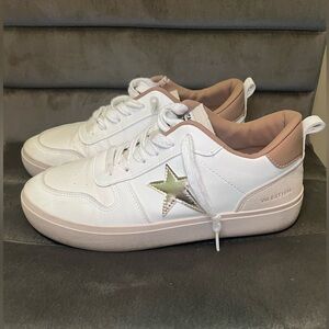 Vintage Havana White and Gold Sneaker Shoes Size 8 Women’s
